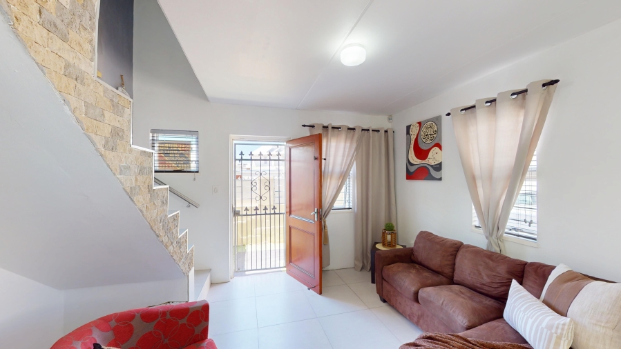 3 Bedroom Property for Sale in Harmony Village Western Cape